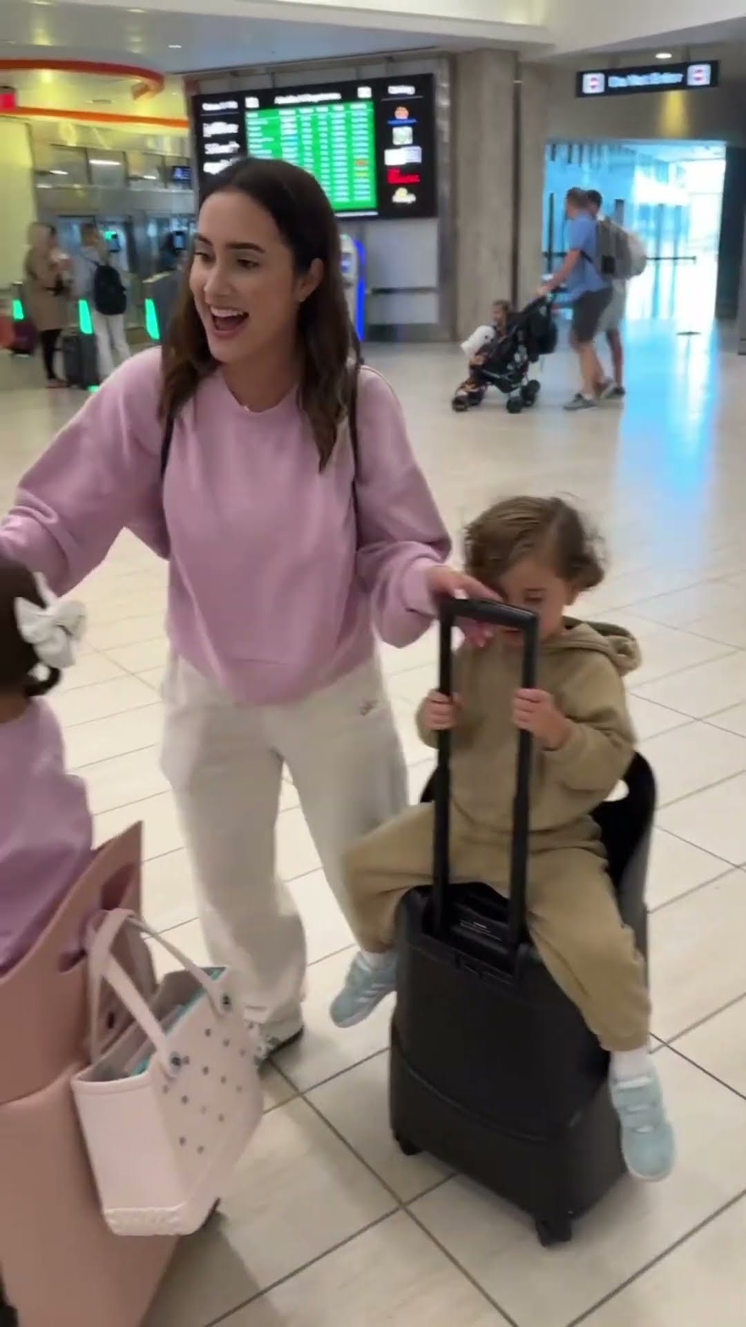 sit childrens on this bag on trips #shortsvideo