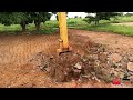 Demolindo um piso de cimento com escavadeira hidráulica op GALEGO CAPIXABA