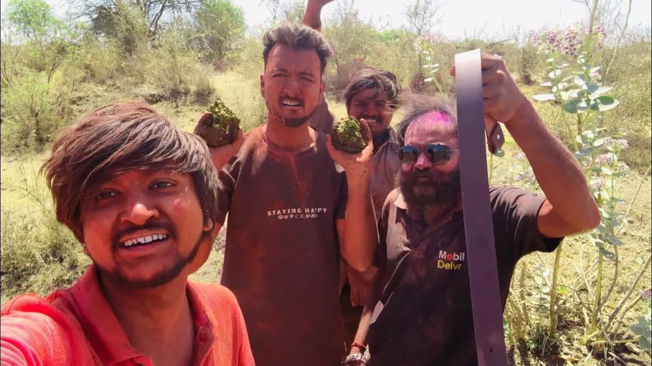 હાલો હોળી રમવા 😄