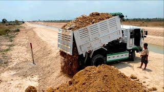 Perfectly Opening Project Leveling Ground Size 20x40M Using Dozer D31P Working And Truck Unloading