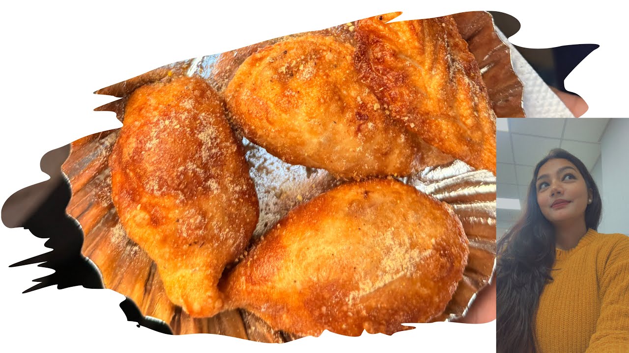 Khaye momos tikki bhale papadi😋