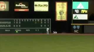 Boog Powell bounces off Blue Monster for great catch