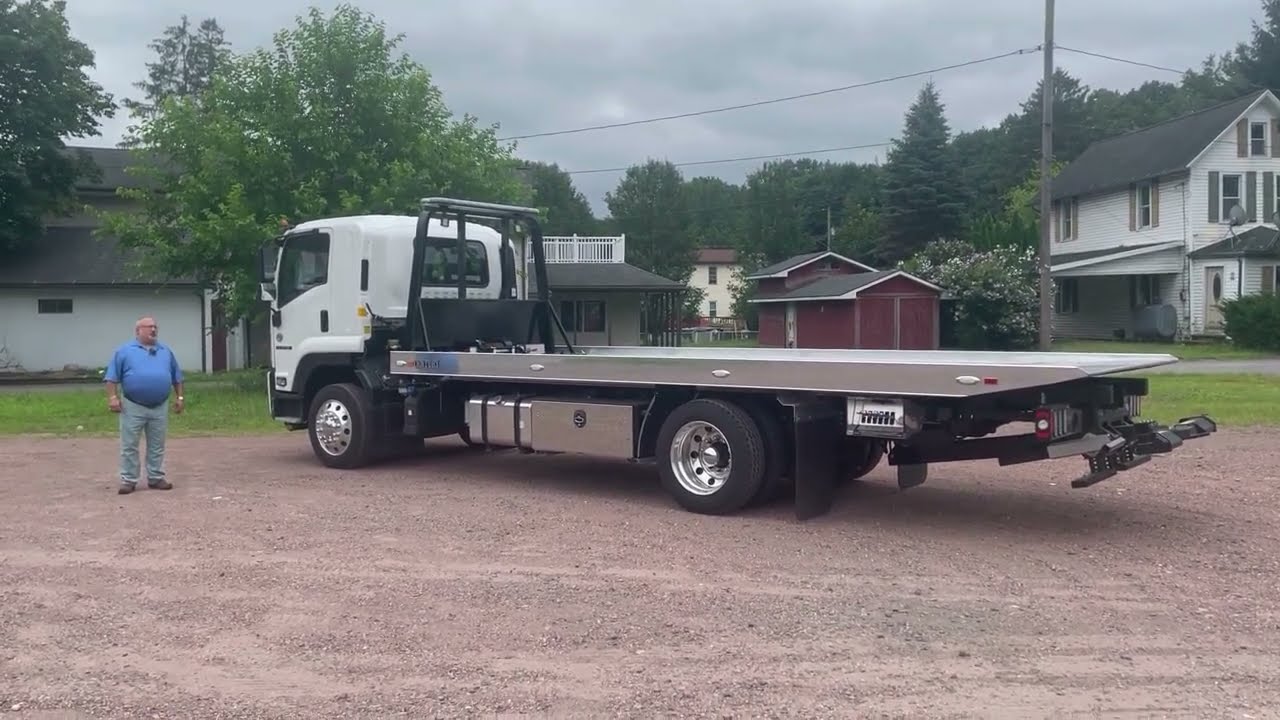 2024 Isuzu FTR | 22' Rollback Body - YouTube