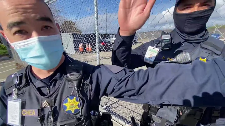 OAKLAND AIRPORT SHERIFFS DON'T KNOW THE LAW!! FIRS...