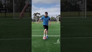 Learn This 1 v 1 Skill! The Waka Waka Combo #shorts #football