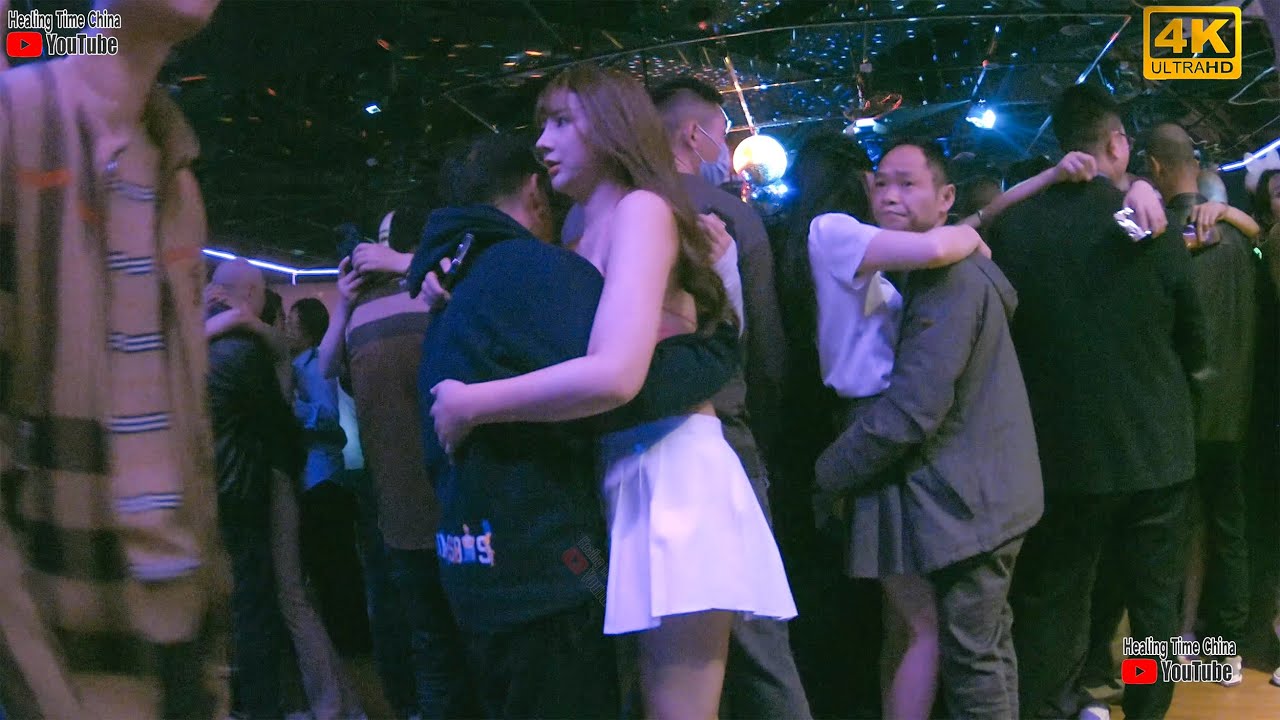 May 29, 2025, Chongqing Dance Hall, enjoy the fun of dancing, simple life