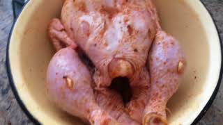 видео Курица, фаршированная гречкой в духовке