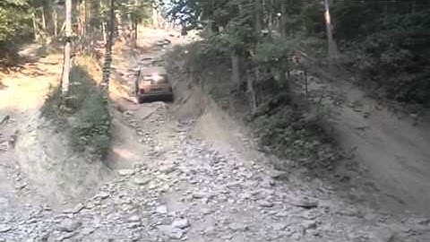 "Creaper" Jeep XJ climbs The Devil