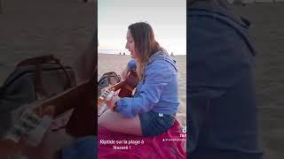 Riptide sur la plage de Nazaré