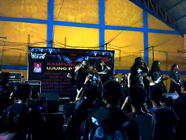 Restless feat L.A.D Last majesty-sang pemberi cahaya class=