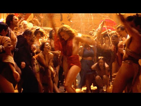 マーゴット・ロビーが大胆衣装でダイナミックに踊る！映画『バビロン』特別映像