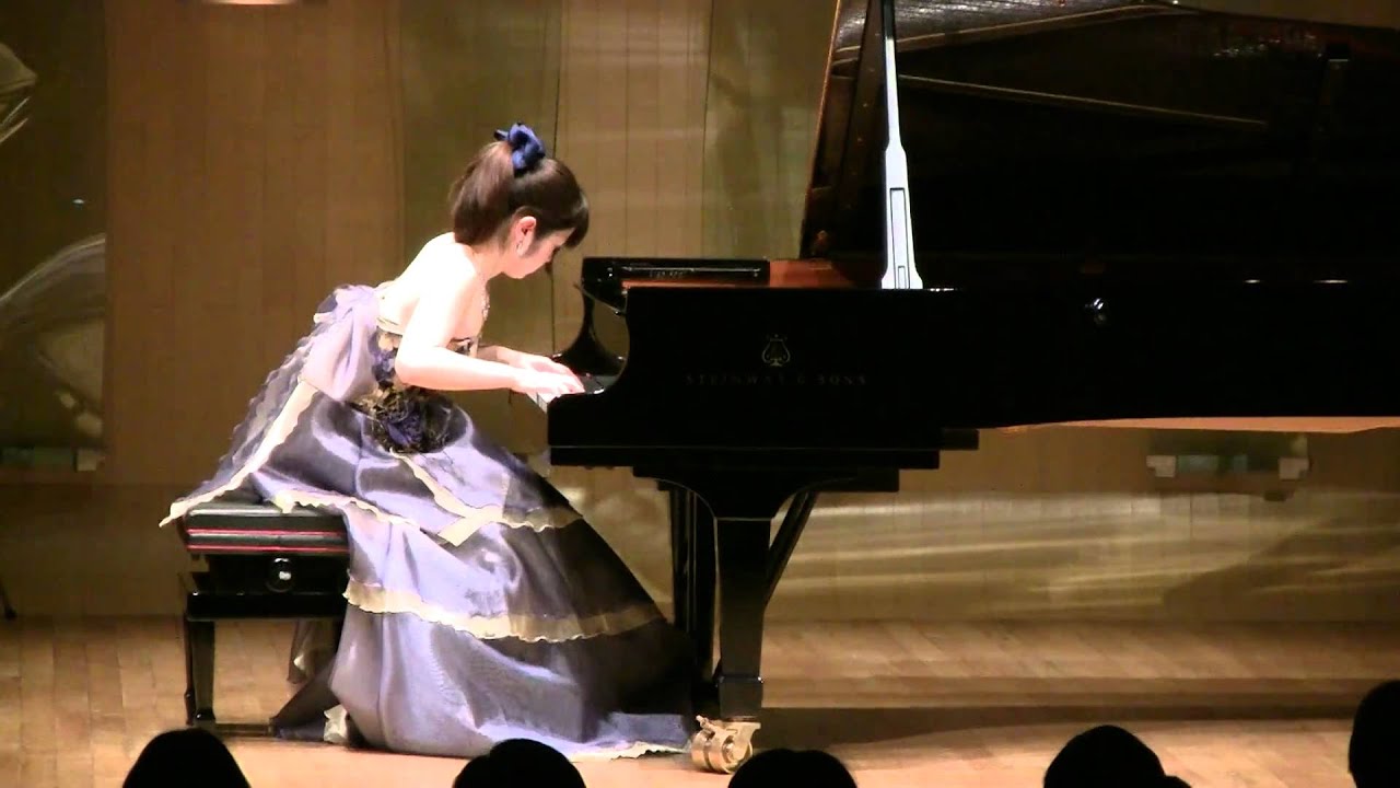 ピアニストのためのエッセンス ピアノ 発表会 選曲 衣装 などに困ったら