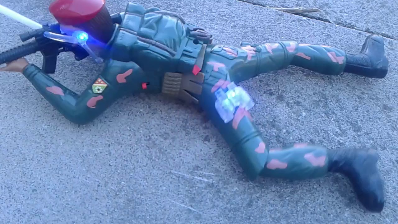 Flasil corps (Crawling army doll toy)