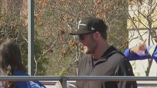 Matthew Stafford, Cooper Kupp load the bus ahead of the Rams Super Bowl victory parade