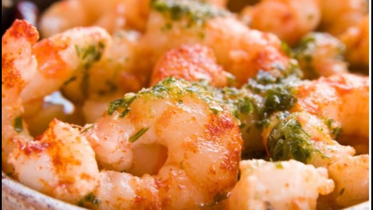 KREVETY RECEPT. KREVETY NA ČESNEKU A VÍNOVÁ OMÁČKA NA CROSTINI