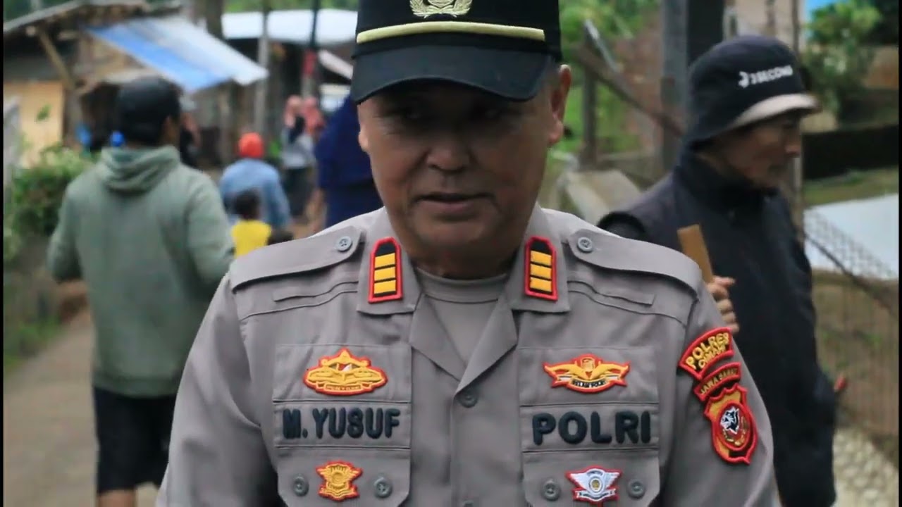 Jumsih bersama kapolsek gununghalu