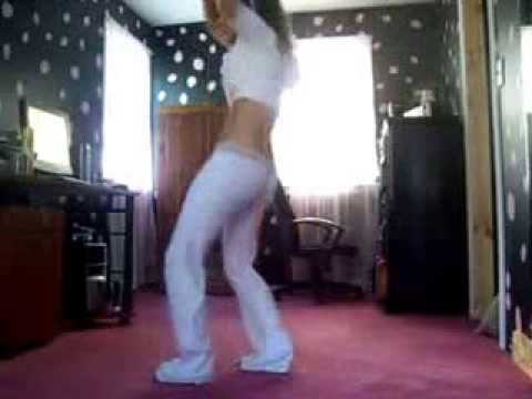 Прикол Зажигательный танец девушки. Funny girl dance