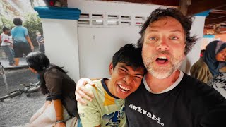 SURPRISING Thailand Kids - Pay It Forward