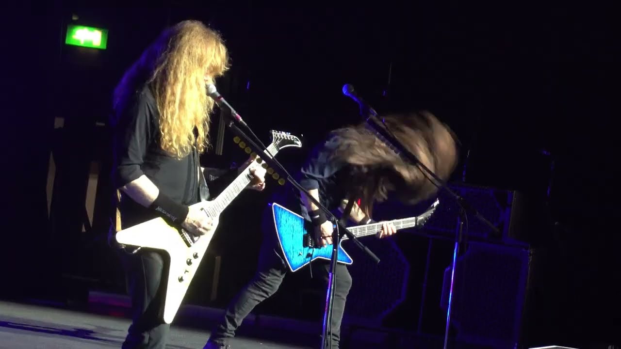 MEGADETH Holy Wars...The Punishment Due LIVE! Massive Crowd Goes Wild!