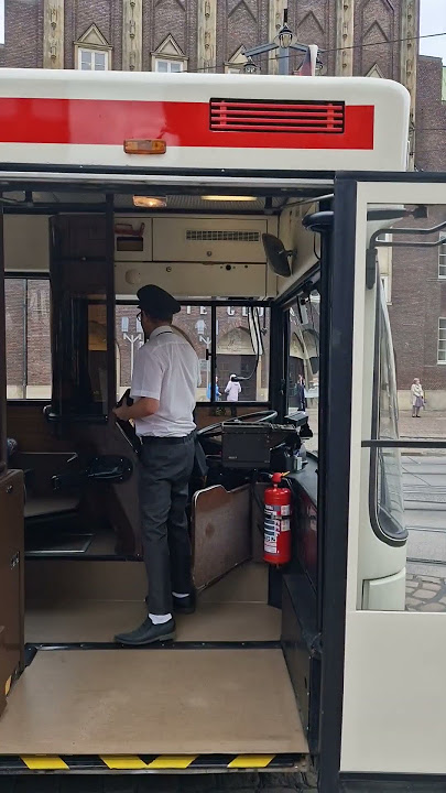 Trem dan Bis jadul di Domsheide #bremen #jerman #germany #travel #jermanindonesia