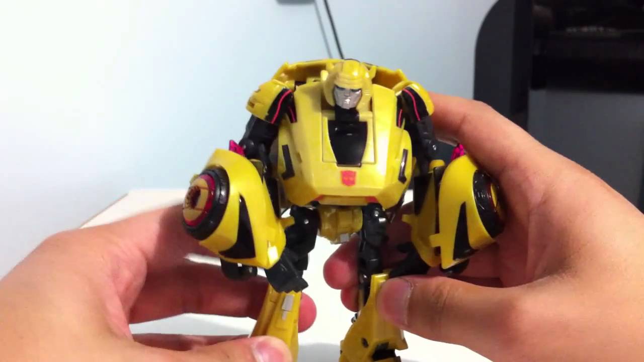 Transformers Generations War for Cybertron Bumblebee | REVIEW