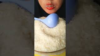 ASMR RAW RICE EATING SOUNDS | MAKAN BERAS MENTAH PAKAI CENTONG | 生ご飯を食べる | 밥을 먹다 | 吃生米 #shorts