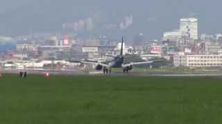 2015-08-02 華信航空Mandarin Airlines AE366 (B-16827) 馬公MZG-松山TSA Landing Rwy 10 (ERJ-190)
