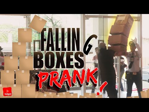 falling-boxes-prank