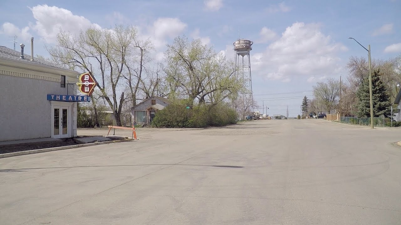 Bow Island, Alberta, Canada. Driving Tour. Life in a Small Canadian Town. YouTube