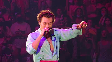 Harry Styles - Love on Tour - Canyon Moon & juggling