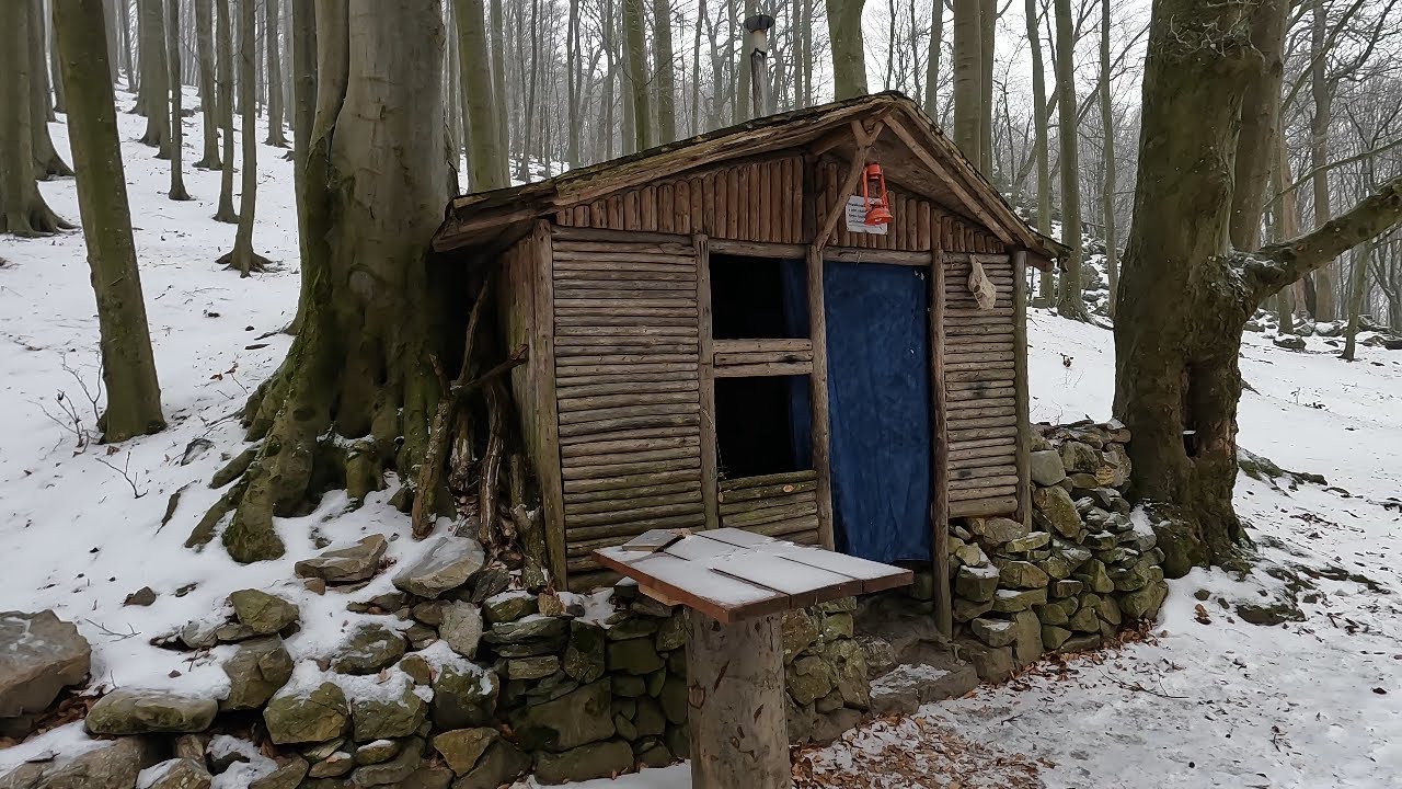 Útulňa Čermáčka pod Vysokou v Malých Karpatoch