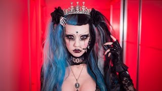 Meet Adora BatBrat
In the first part of my interview series I meet the model, goth icon and youtuber Adora Batbrat to talk about music, subculture, modeling, youtubing etc. The full 37 minute interview: https://youtu.be/dp9UtOdQTRY
The Photographer you can see in action working with Adora is Tallee Savage http://savagebeauty.se
Adoras channel: https://www.youtube.com/user/AdoraBatBrat
MUSIC: Behind the Wheel by Depeche Mode
Find me here:
INSTAGRAM: http://www.instagram.com/coalcandy
The stuff I use for making my videos:
COMPACT CAMERA: http://amzn.to/2rdgsQu
MAIN CAMERA: http://amzn.to/2j5IQnc
WIDE ANGLE LENS: http://amzn.to/2jfTSl3
MICROPHONE: http://amzn.to/2jqp4Bk
DRONE: https://goo.gl/wTaHpa
GOPRO (used together with drone): http://amzn.to/2kdGOyt
GIMBAL: http://amzn.to/2jqvxfG
CONTACT
coalcandy@coalcandy.se
POSTAL ADRESS
Simon Mogren
Fageredsgränd 28
12572 Älvsjö
Sweden Meet Adora BatBrat