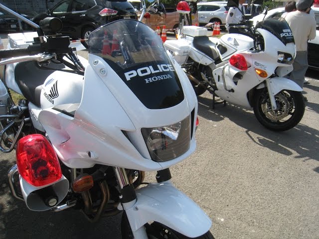 白バイ CB1300P & VFR800P 【Police motorcycle】 - YouTube