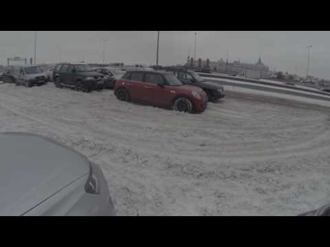 mini-5-door-pov:-daily-driving-in-snow