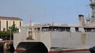 音響測定艦ひびき 自衛艦旗掲揚 呉基地 海上自衛隊