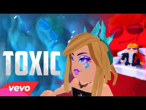 Britney Spears Toxic Roblox Music Video Youtube - katy perry roar version roblox lire description youtube