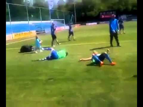Télécharger gratuitement Images Blague A L Entrainement Joke In Foot Youtube actualisé par