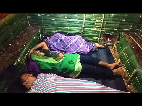 camping hujan deras angin kencang//tidur nyenyak di rumah dalam tanah hangat dengan perapian