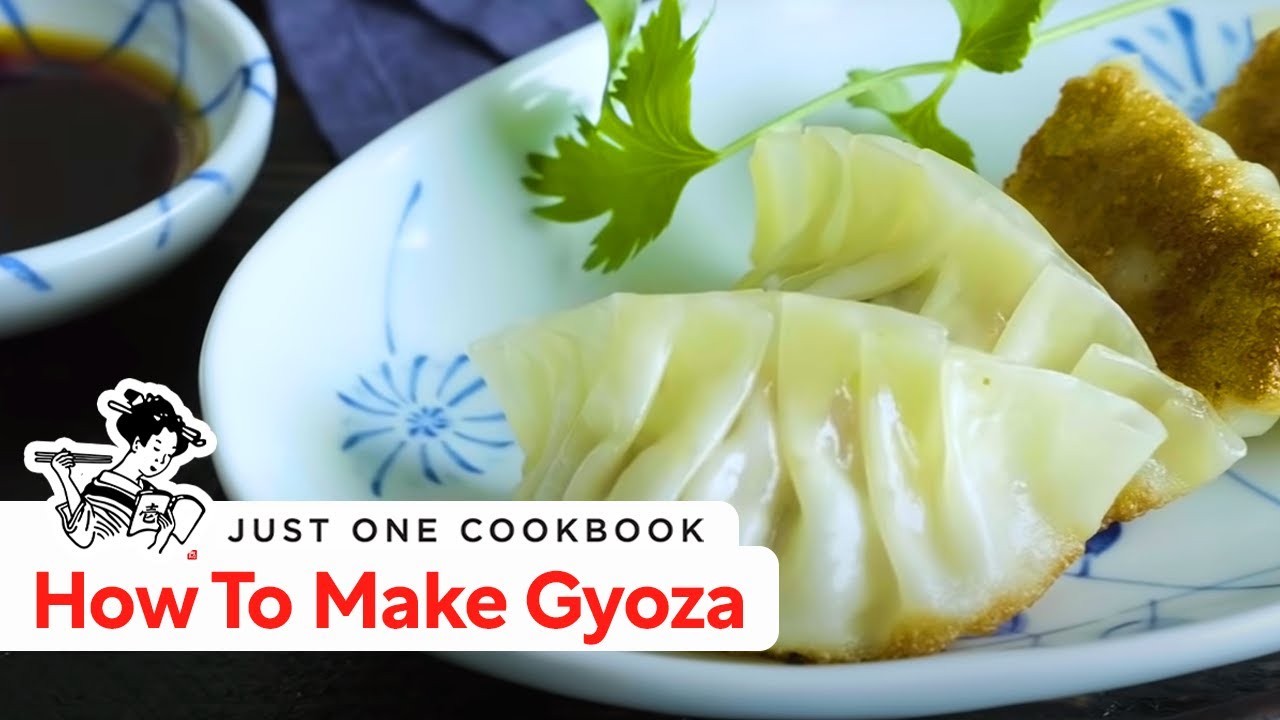 How To Make Gyoza (Japanese Potstickers) (Recipe) 餃子の作り方 (レシピ)