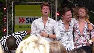 Feuerherz singe ihre Single "Ein Lied auf das Leben" aus ihrem zweiten Album "Genau wie Du"