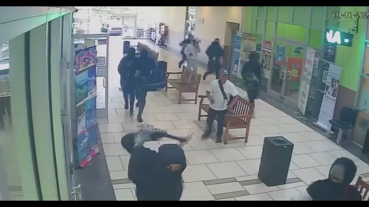 Smash-and-grab in Milpitas Jewelry store || Owner fought back