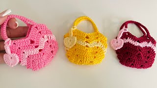 Bolsa de crochê miniatura ou mine bolsinha multiuso