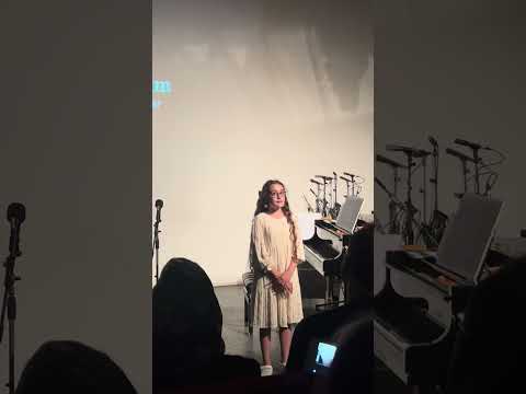 مایاهستم درحال اجرای رسیتال پیانو در موزه موسیقی تهران 