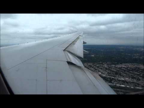 United Airlines Boeing 777-200 Landing at Chicago ...