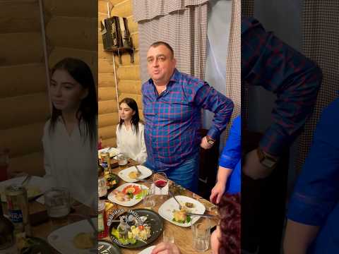 Скорая помощь понадобилась имениннику #shorts#праздник#деньрождения#юбилей#розыгрыш#медсестра