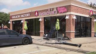 Vehicle crashes into Menchie’s Frozen Yogurt in northwest Harris County