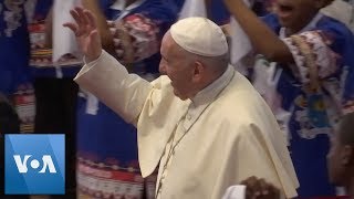 Mozambique Youth Perform for Pope Francis