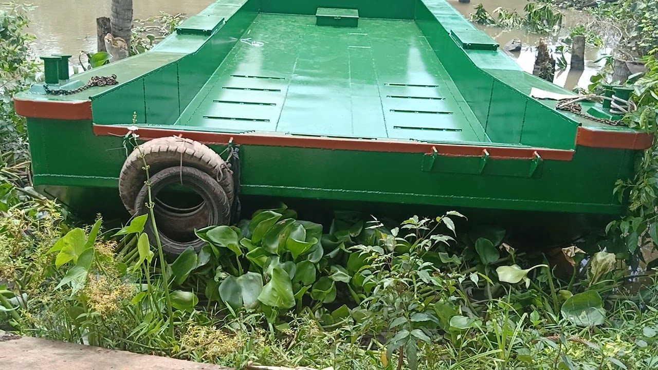 Cách Hạ Thủy Phà Xe Cuốc 03 - Dùng Xe Chở Đất Đẩy Xuống Quá Tuyệt