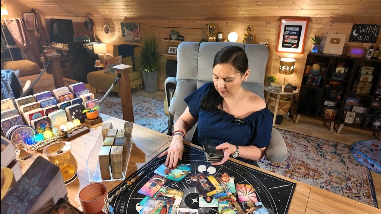 Водолей ♒ Какое движение необходимо для этого? 🎴 Карта Таро недели 🎴 28 декабря - 3 января 2026 г.