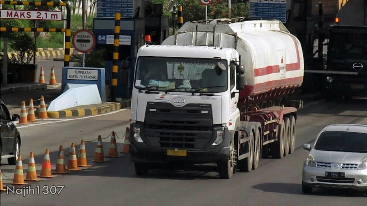 Banyak Truk  di Jalan Tol UD FUSO  Mercy Hino  YouTube